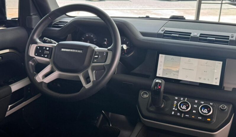 LAND ROVER DEFENDER 110 SE 2024 lleno