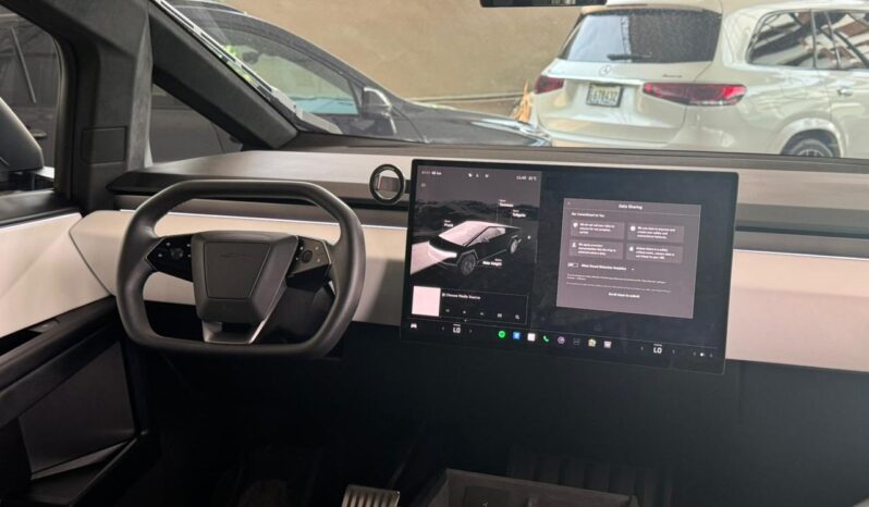 TESLA CYBERTRUCK FOUNDATION SERIES 2024 lleno