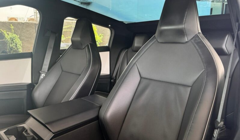 TESLA CYBERTRUCK FOUNDATION SERIES 2024 lleno