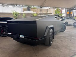 TESLA CYBERTRUCK FOUNDATION SERIES 2024 lleno