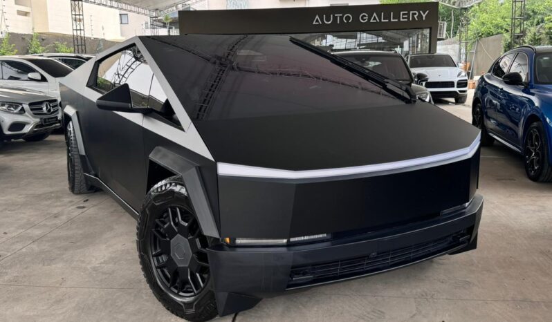 TESLA CYBERTRUCK FOUNDATION SERIES 2024 lleno