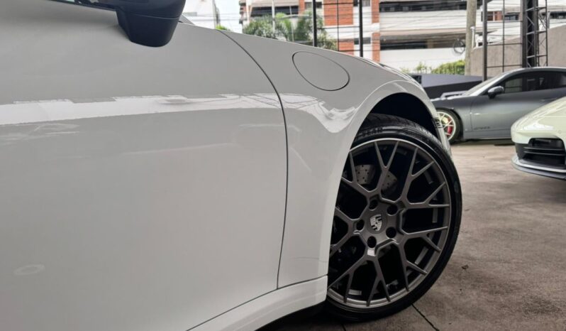 PORSCHE 911 CARRERA 2025 lleno