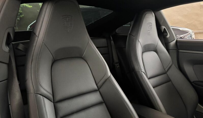 PORSCHE 911 CARRERA 2025 lleno