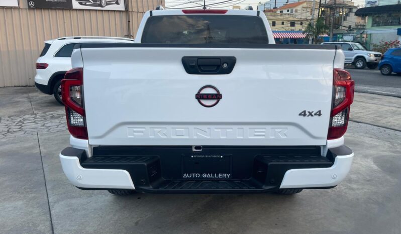 NISSAN FRONTIER Pro-4X 2027 lleno