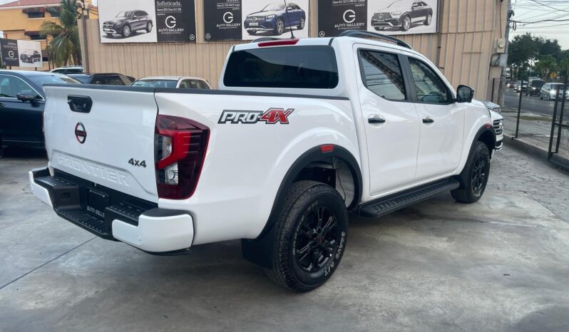 NISSAN FRONTIER Pro-4X 2027 lleno