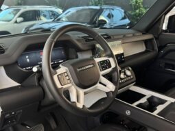 LAND ROVER DEFENDER 110 SE HYBRID 2025 lleno