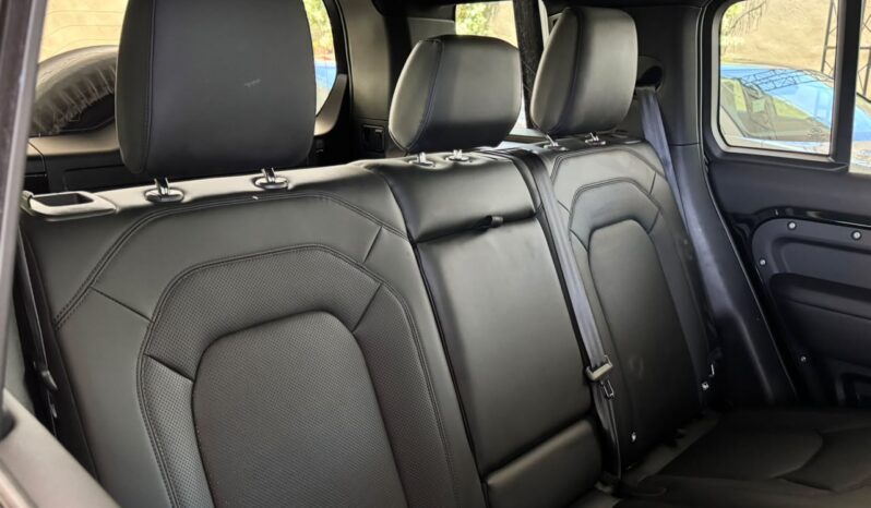 LAND ROVER DEFENDER 110 SE HYBRID 2025 lleno