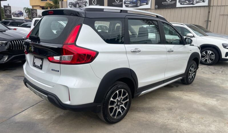 Suzuki XL7 Hybrid 2026 lleno