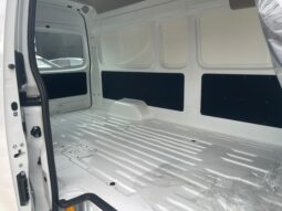 Nissan Urvan Cargó Alto 2027 lleno