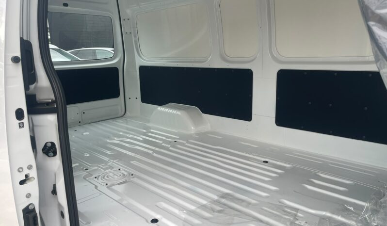 Nissan Urvan Cargó Alto 2027 lleno