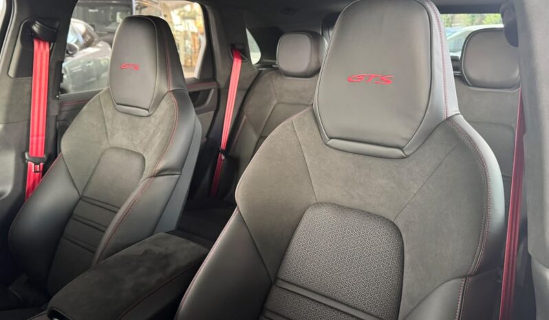 PORSCHE CAYENNE GTS 2026 lleno