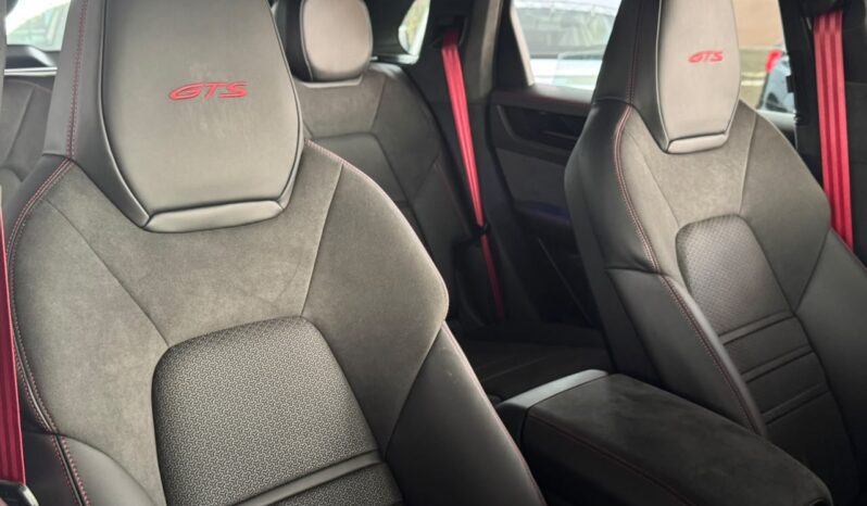 PORSCHE CAYENNE GTS 2026 lleno
