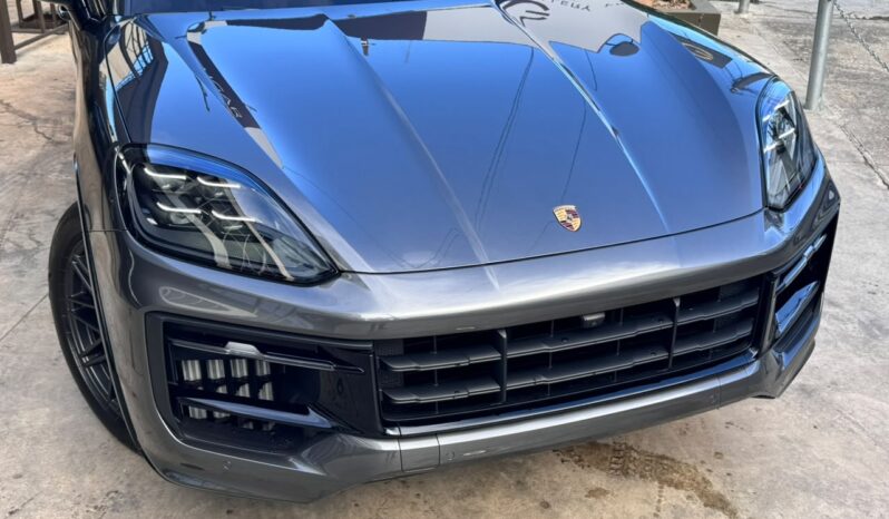 PORSCHE CAYENNE GTS 2026. lleno