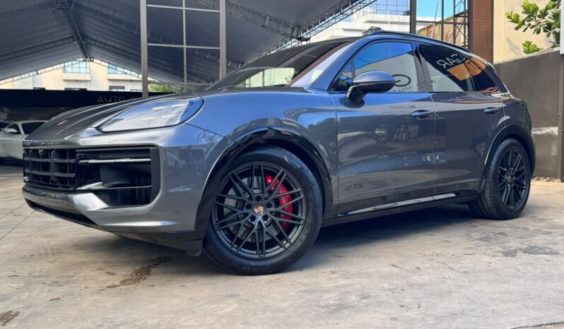 PORSCHE CAYENNE GTS 2026. lleno