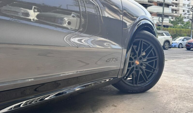 PORSCHE CAYENNE GTS 2026. lleno