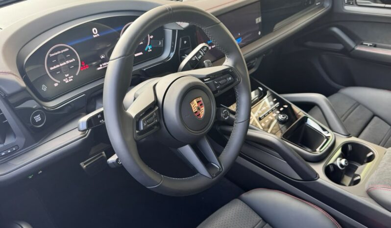 PORSCHE CAYENNE GTS 2026. lleno