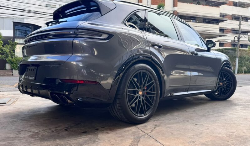 PORSCHE CAYENNE GTS 2026. lleno
