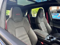 PORSCHE CAYENNE GTS 2026. lleno