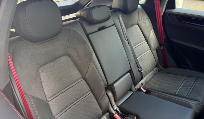 PORSCHE CAYENNE GTS 2026. lleno