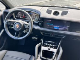 PORSCHE CAYENNE GTS 2026. lleno