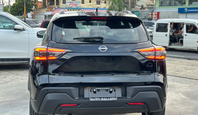 Nissan Magnite Dark Armour 2027 lleno