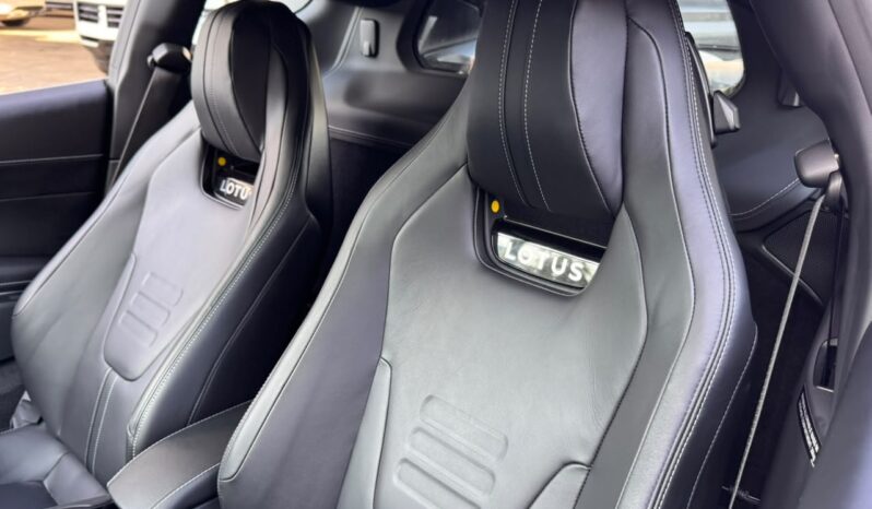 LOTUS EMIRA TURBO SE 2026. lleno