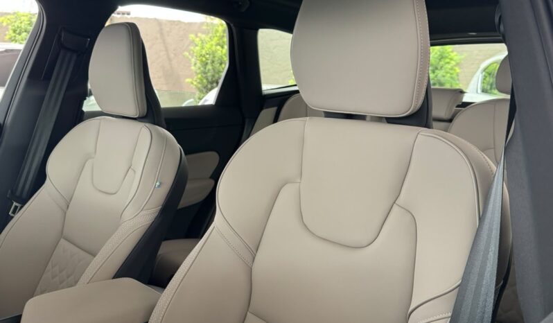 VOLVO XC60 PLUS T8 2027 lleno