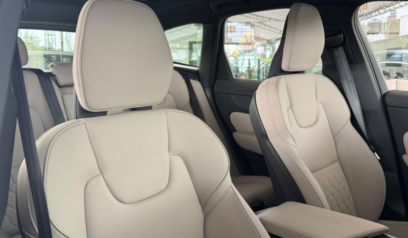 VOLVO XC60 PLUS T8 2027 lleno