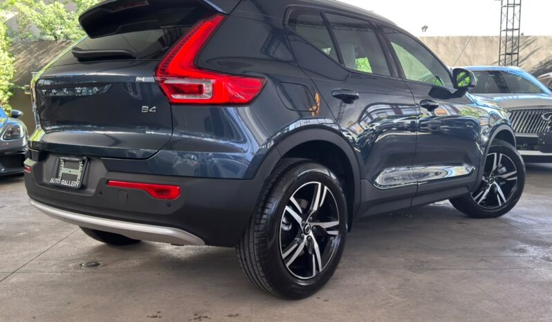 VOLVO XC40 CORE 2027 lleno