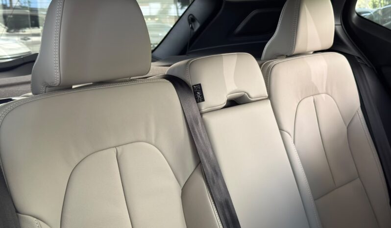VOLVO XC40 CORE 2027 lleno