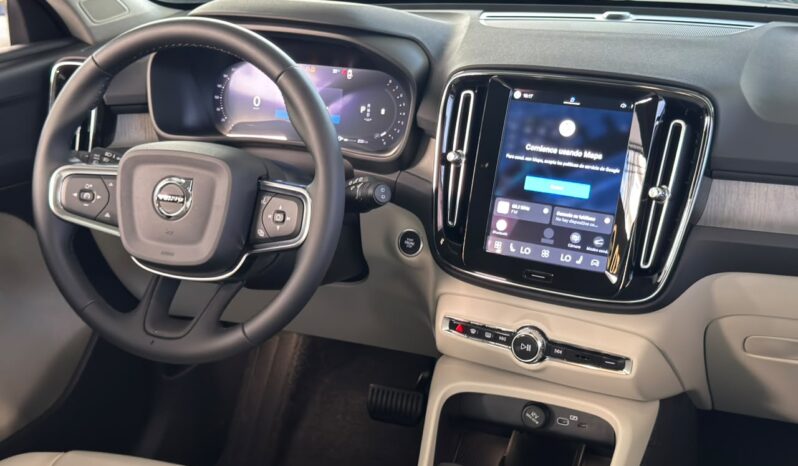 VOLVO XC40 CORE 2027 lleno