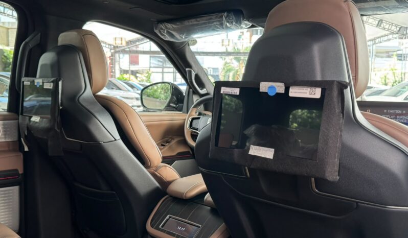LINCOLN NAVIGATOR BLACK LABEL 2027 lleno