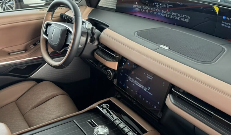 LINCOLN NAVIGATOR BLACK LABEL 2027 lleno