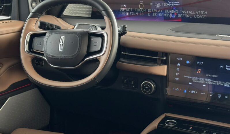 LINCOLN NAVIGATOR BLACK LABEL 2027 lleno