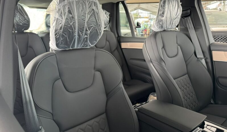 VOLVO XC90 PLUS T8 2027. lleno