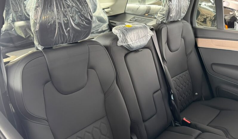 VOLVO XC90 PLUS T8 2027. lleno
